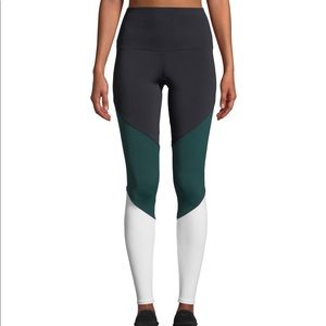 Onzie colorblock track leggings size M/L